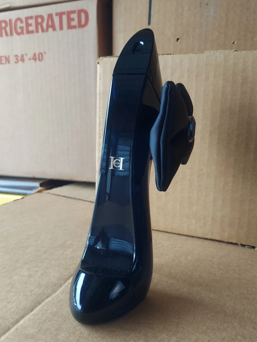 Black Satin Bow High Heel Bottle Accent